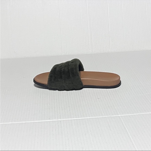 Garnet Hill Daria Slides - Picture 4 of 11